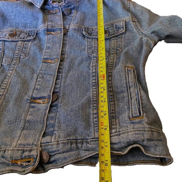 Vintage Levi's Strauss Trucker light wash denim jacket - Picture 8 of 10